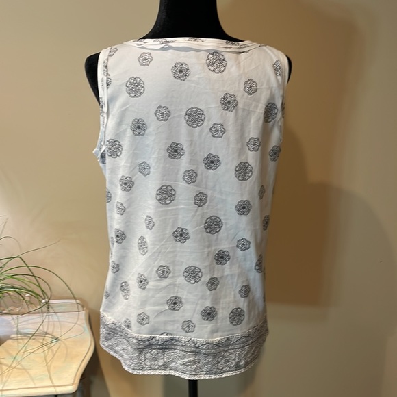 Ivanka Trump tank (M) - Picture 4 of 8